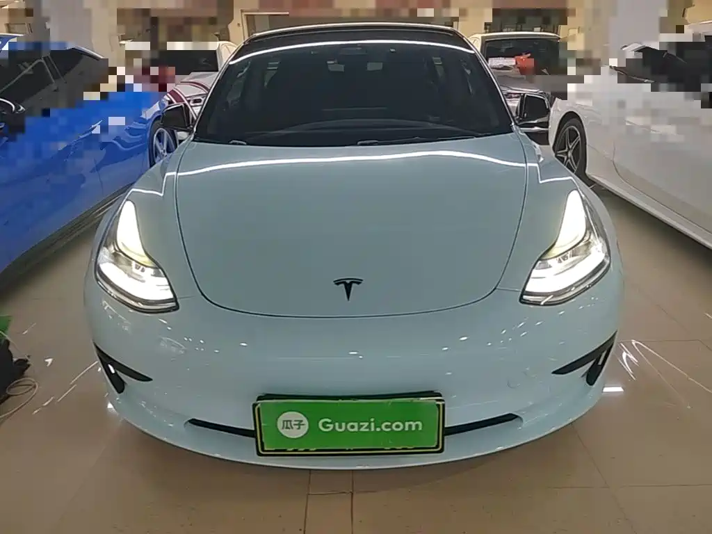 Tesla Model 3 — фото 3