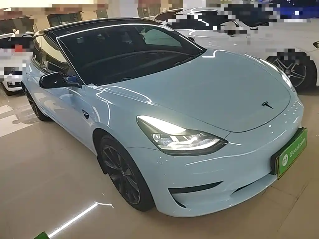 Tesla Model 3 — фото 4