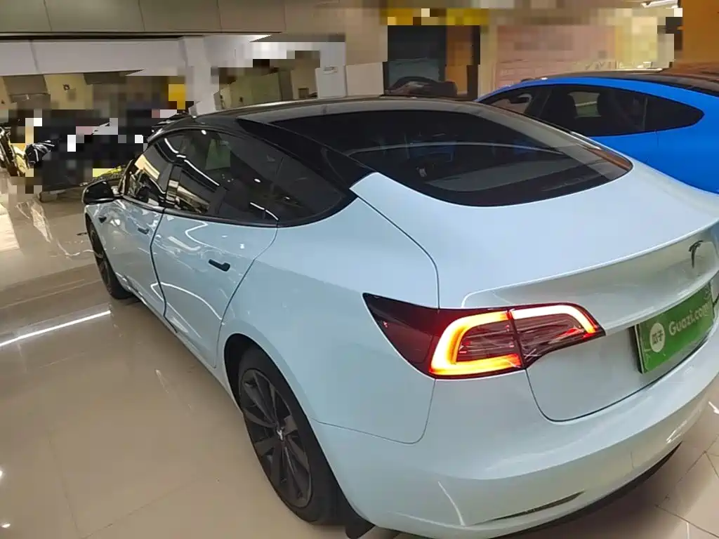 Tesla Model 3 — фото 5