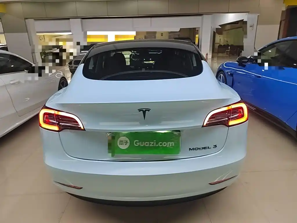 Tesla Model 3 — фото 6