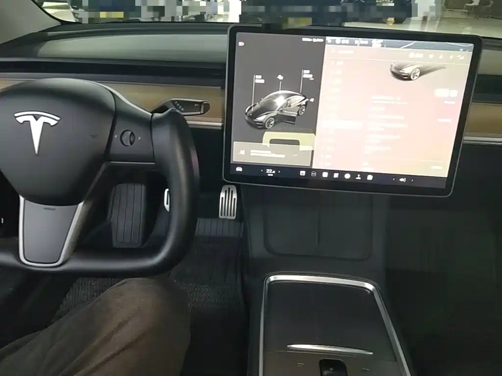 Tesla Model 3 — фото 10