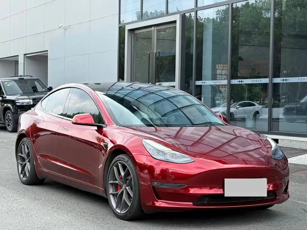Tesla Model 3 — фото 2