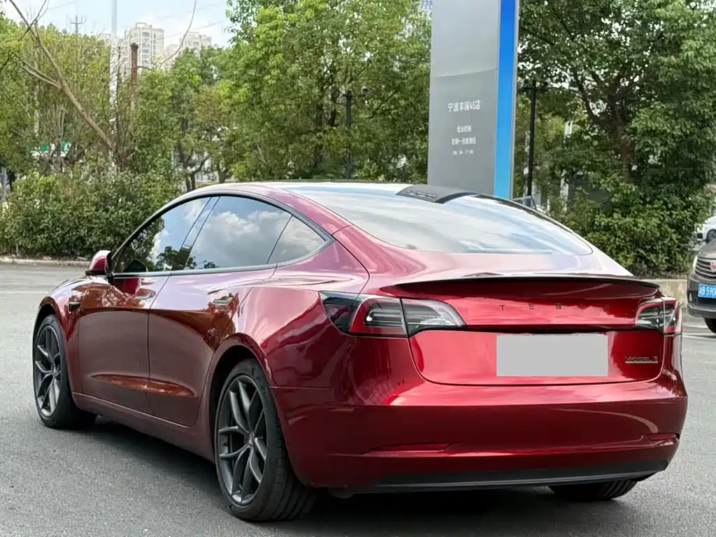 Tesla Model 3 — фото 6