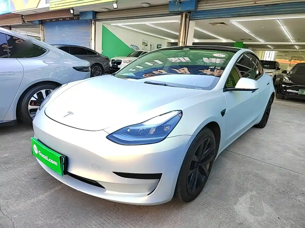 Tesla Model 3 — фото 2