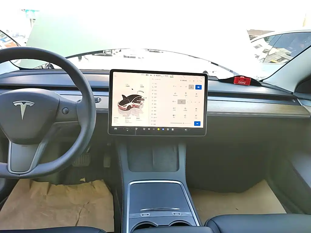 Tesla Model 3 — фото 13
