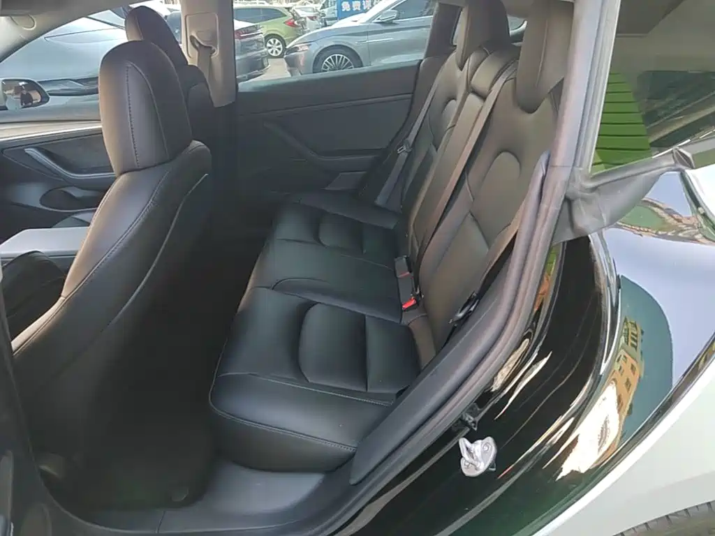 Tesla Model 3 — фото 17