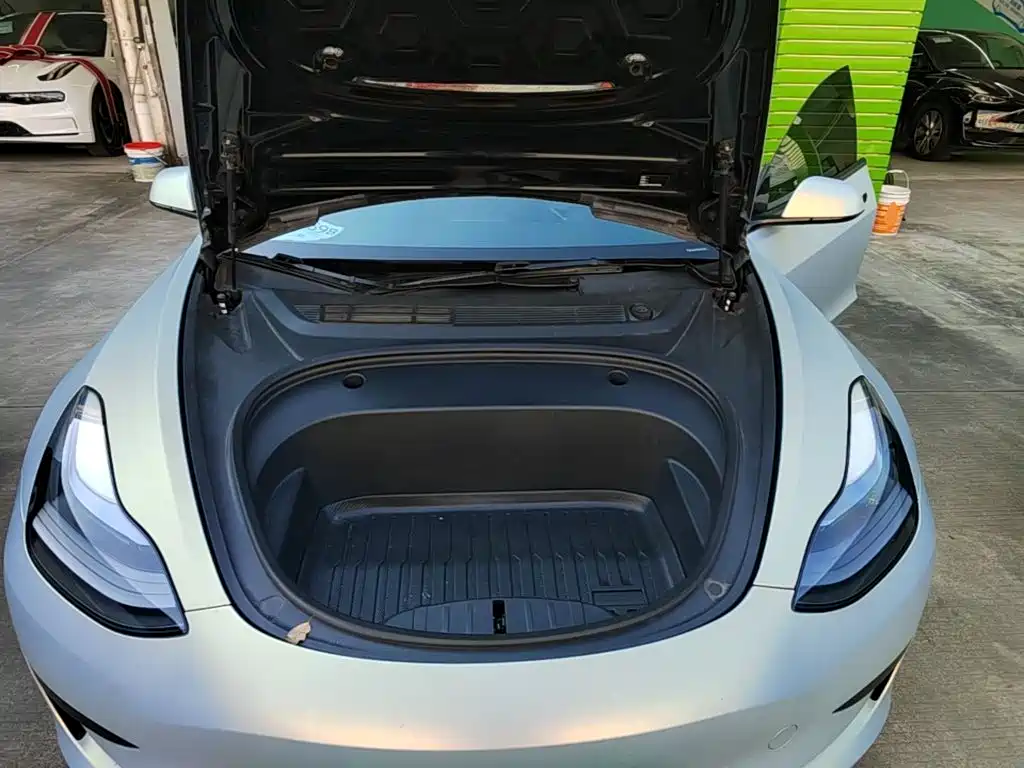 Tesla Model 3 — фото 20