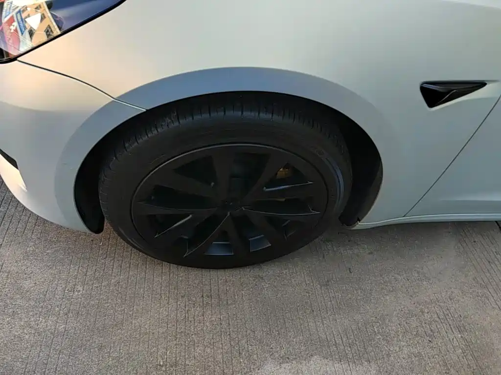 Tesla Model 3 — фото 23