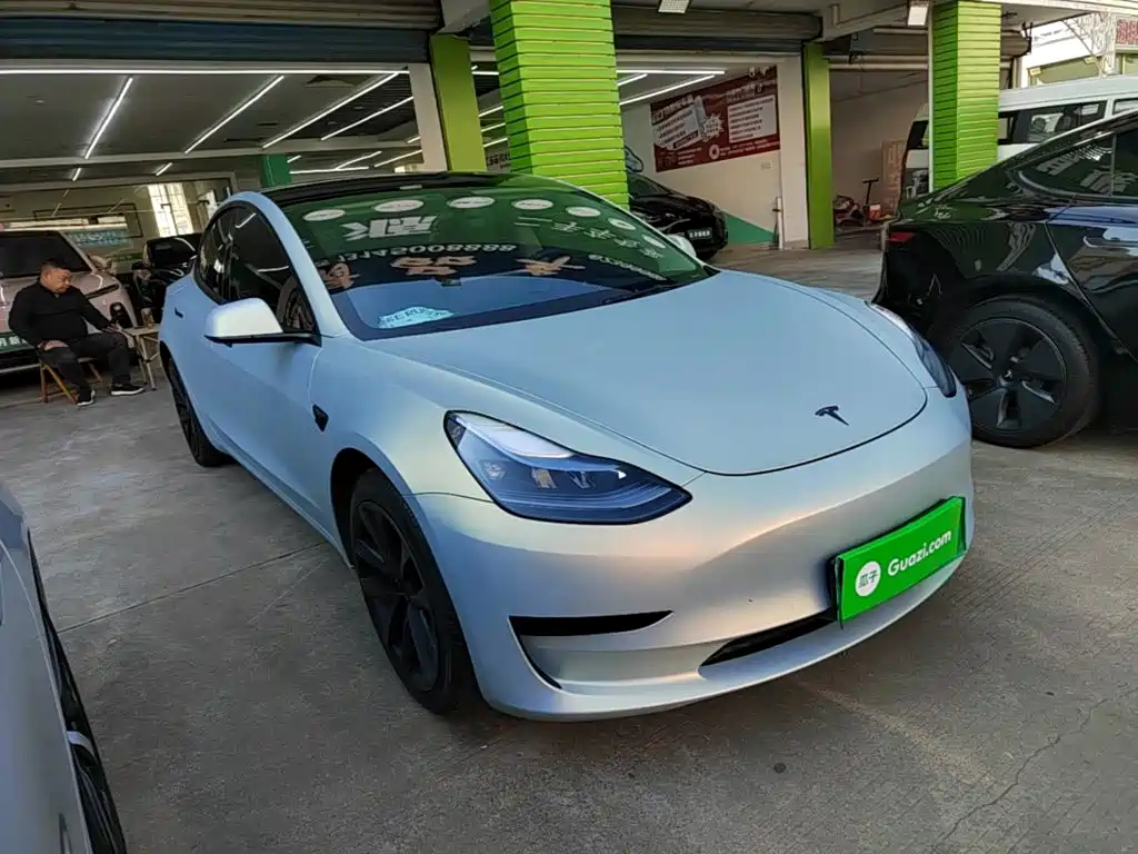 Tesla Model 3 — фото 4