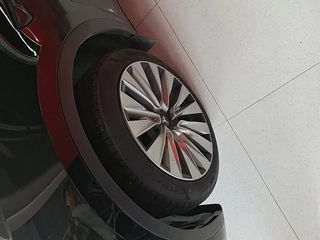 Tesla Model Y — фото 23