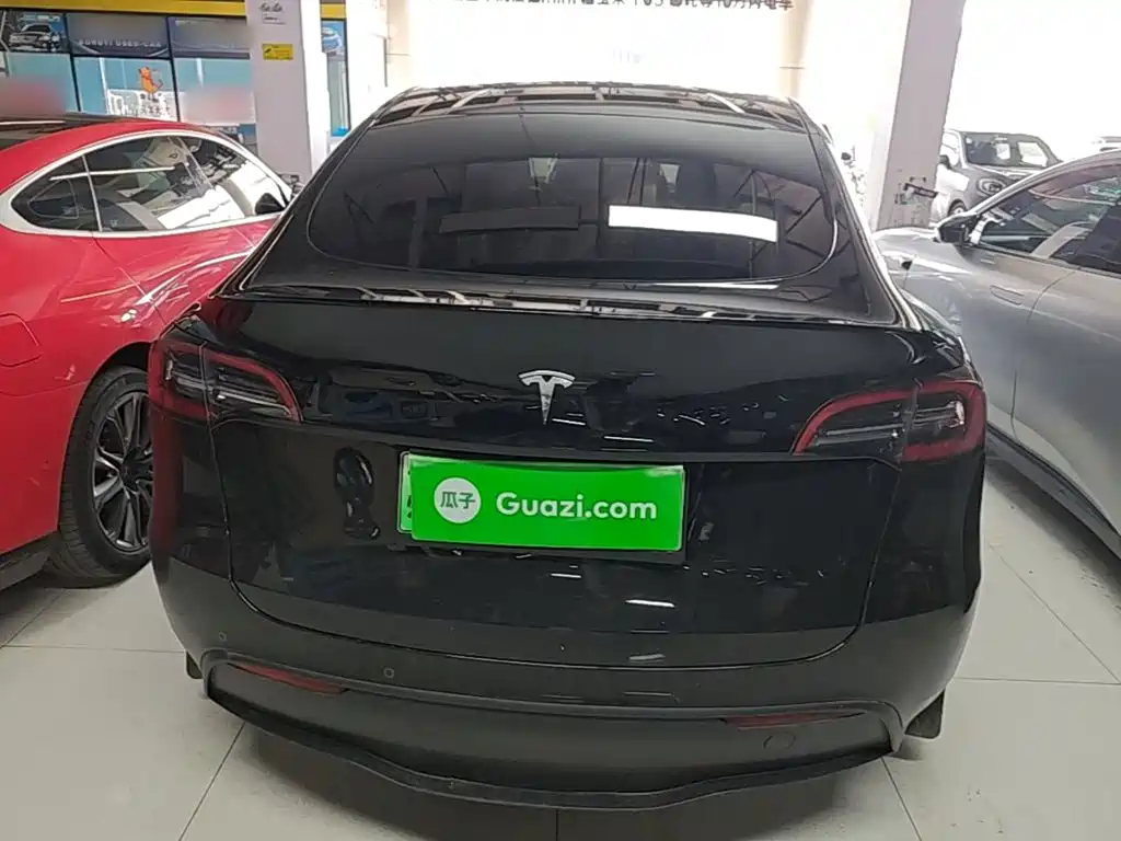 Tesla Model Y — фото 6