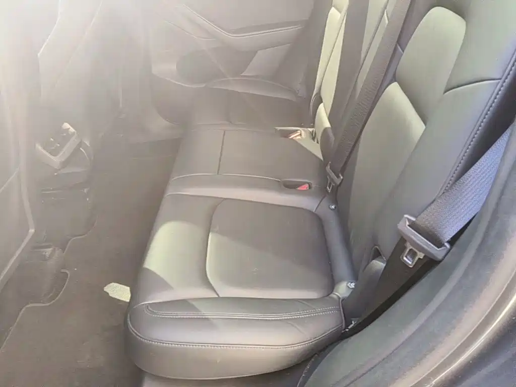 Tesla Model Y — фото 17