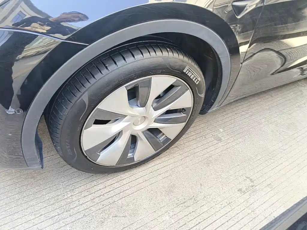 Tesla Model Y — фото 23
