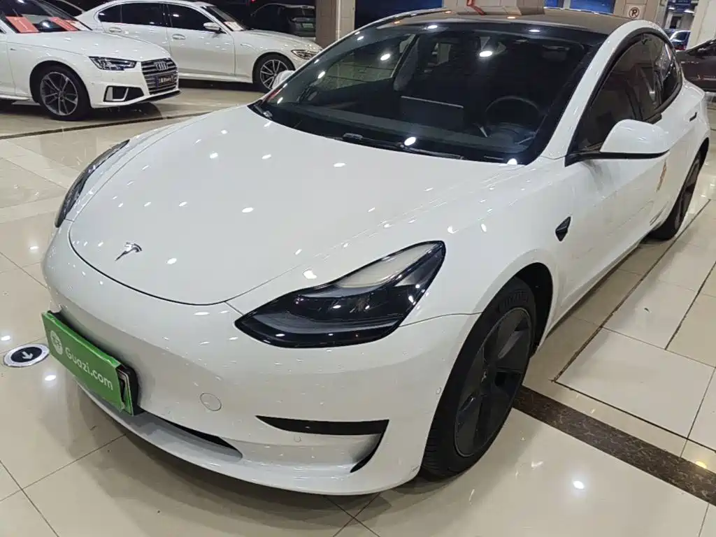 Tesla Model 3 — фото 2