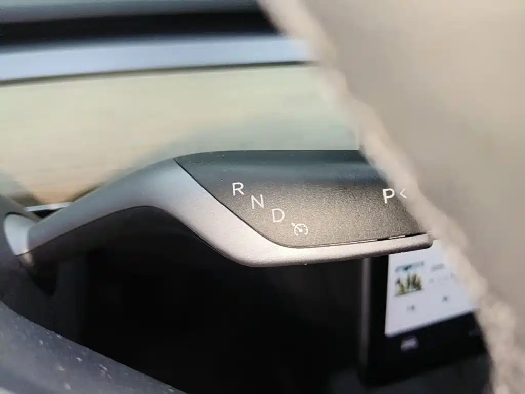 Tesla Model 3 — фото 14