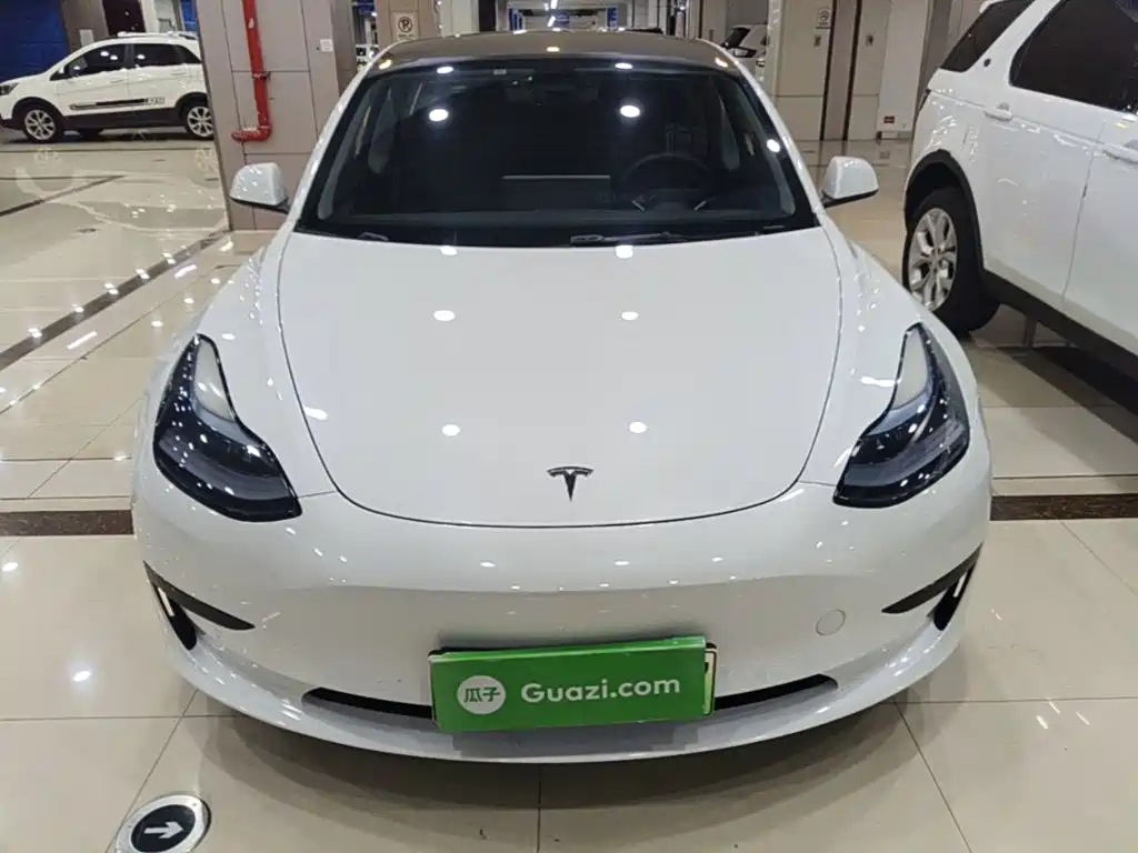 Tesla Model 3 — фото 3