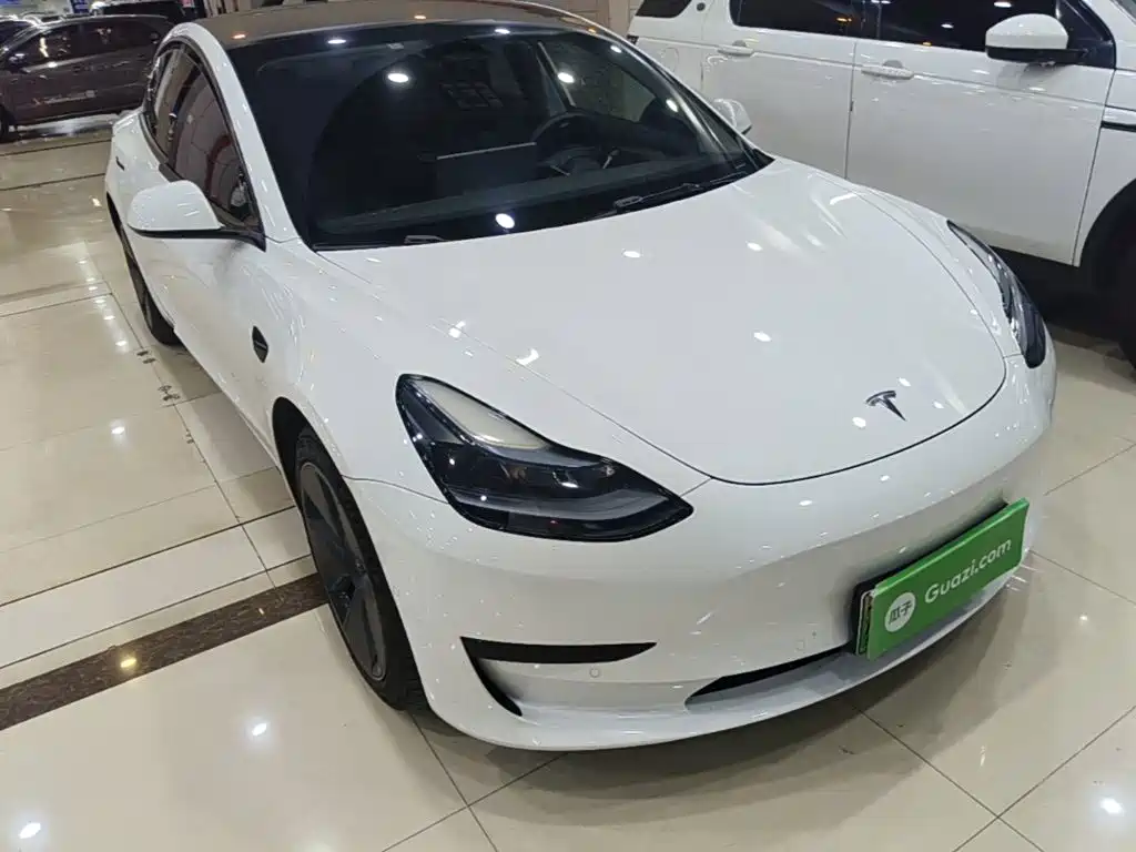 Tesla Model 3 — фото 4
