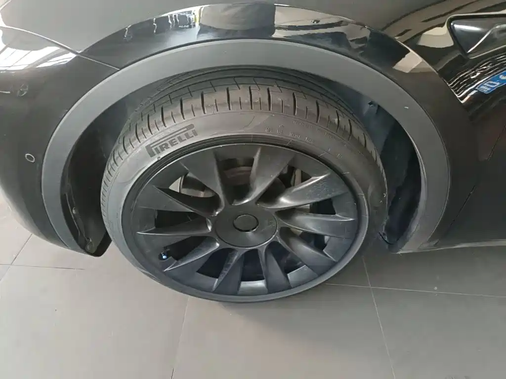 Tesla Model Y — фото 23