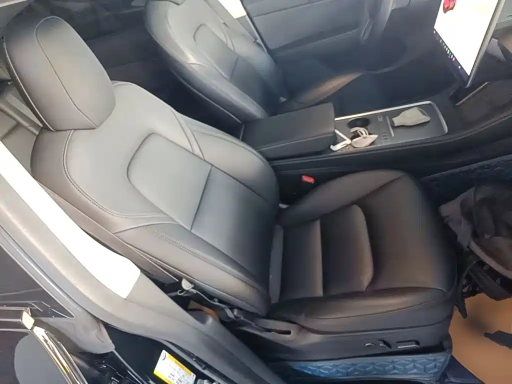Tesla Model Y — фото 25