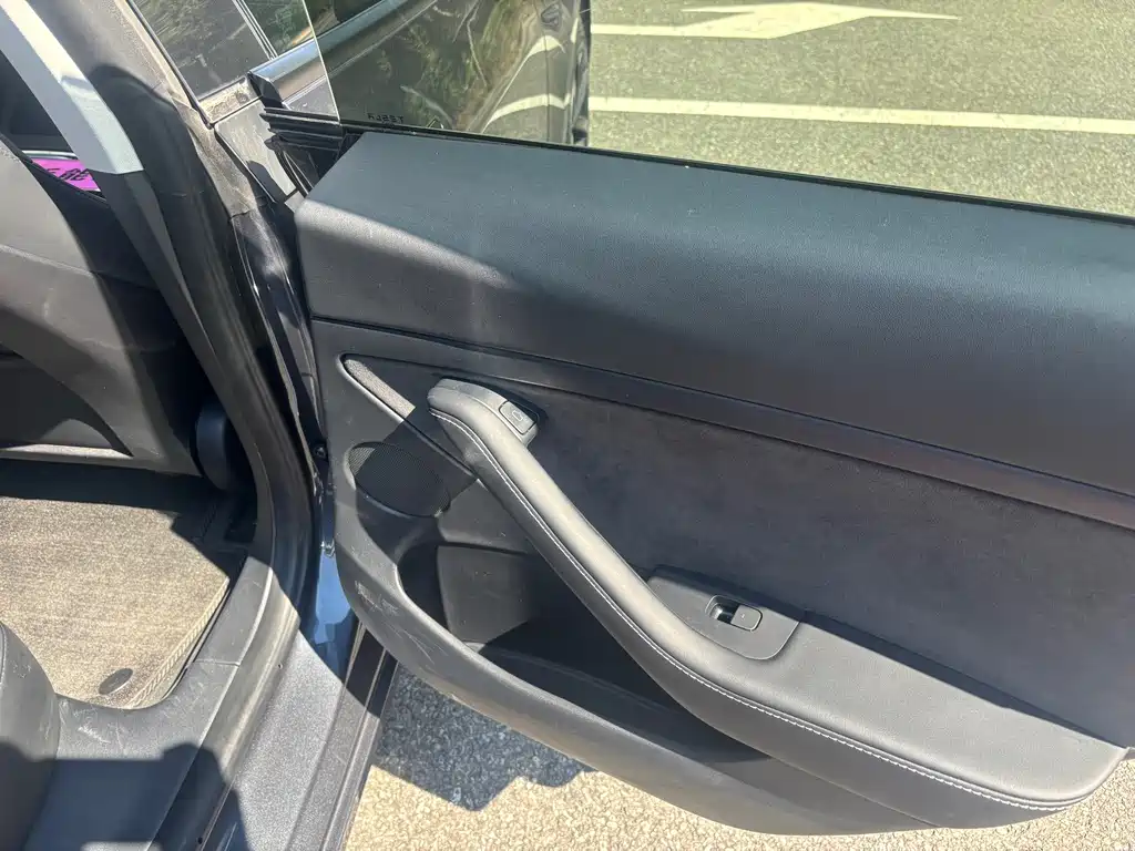 Tesla Model 3 — фото 13