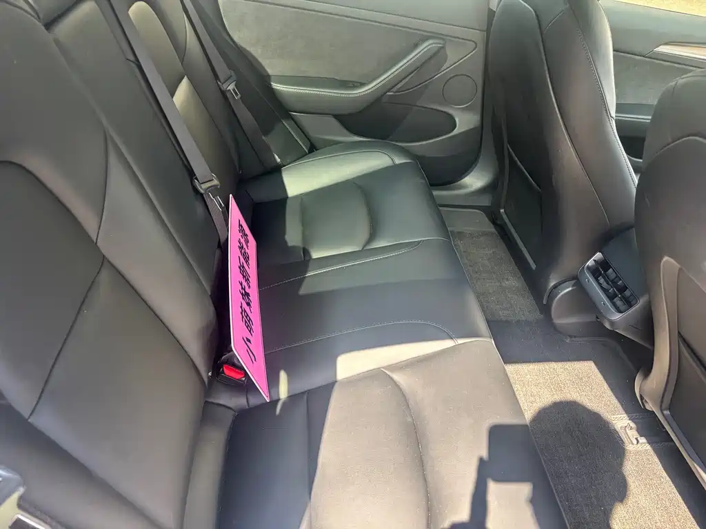 Tesla Model 3 — фото 14