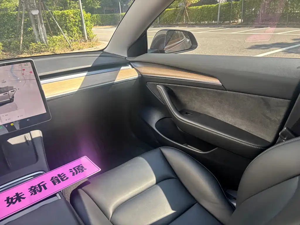 Tesla Model 3 — фото 10