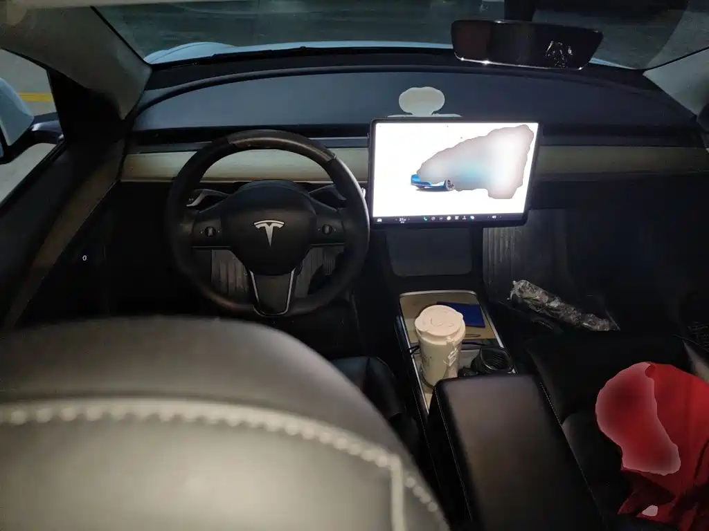 Tesla Model Y — фото 5