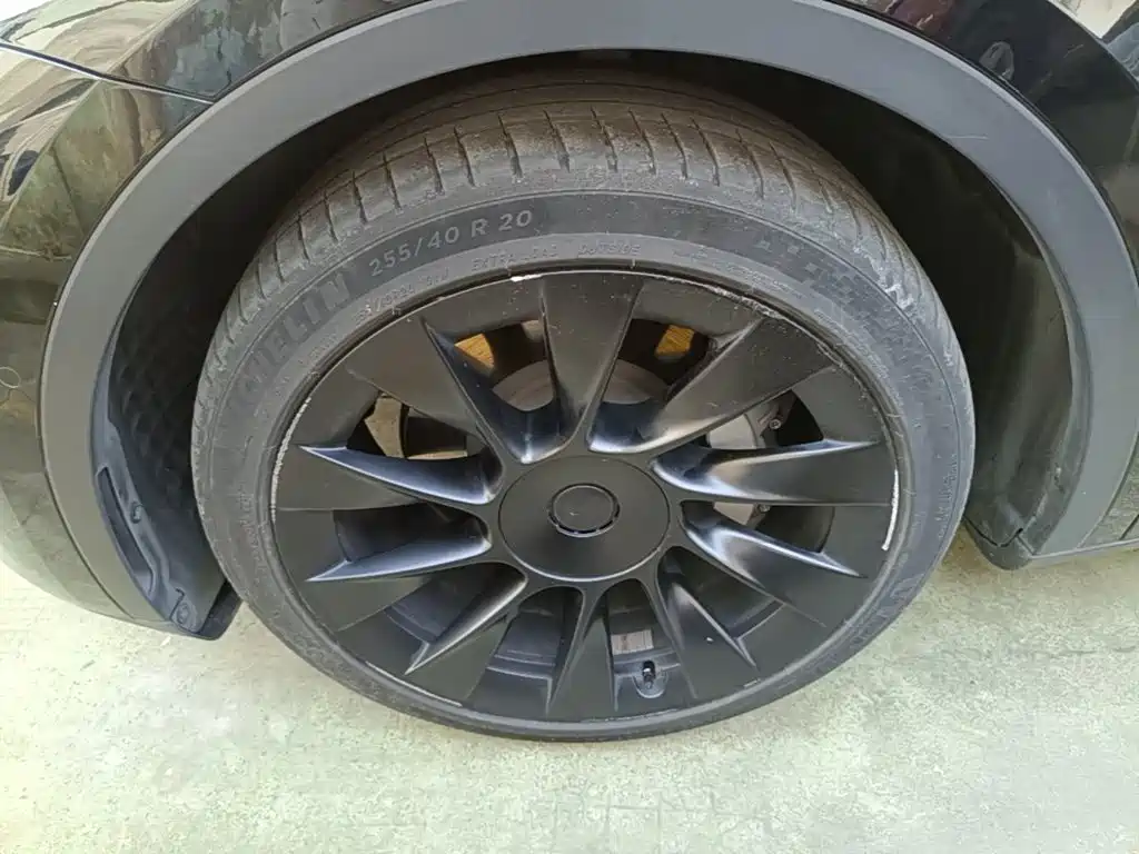 Tesla Model Y — фото 23