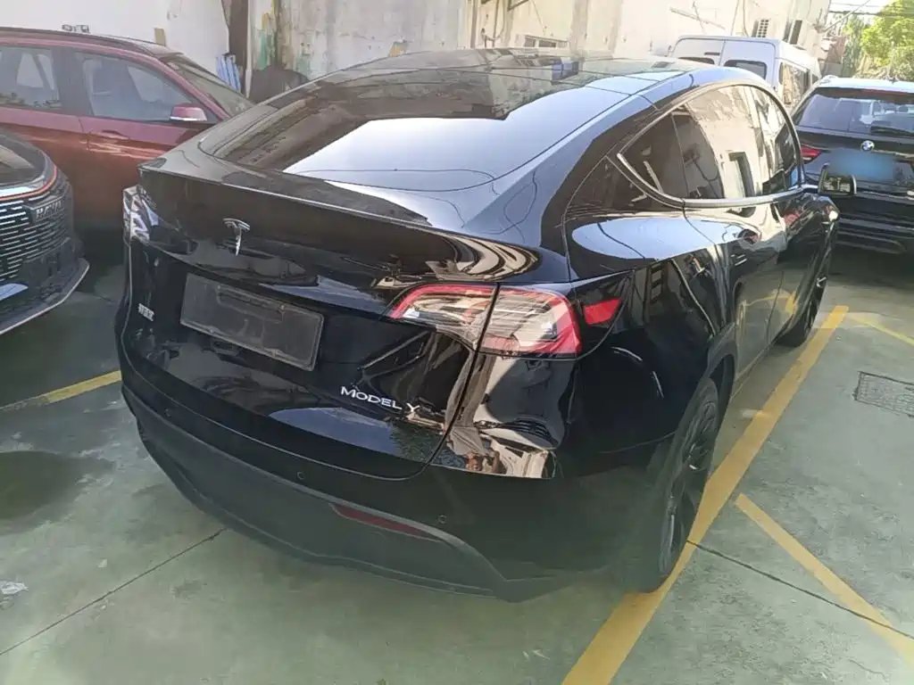 Tesla Model Y — фото 7