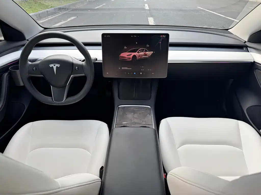Tesla Model 3 — фото 5