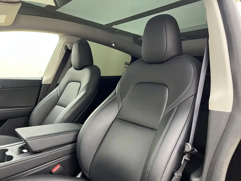 Tesla Model Y — фото 15