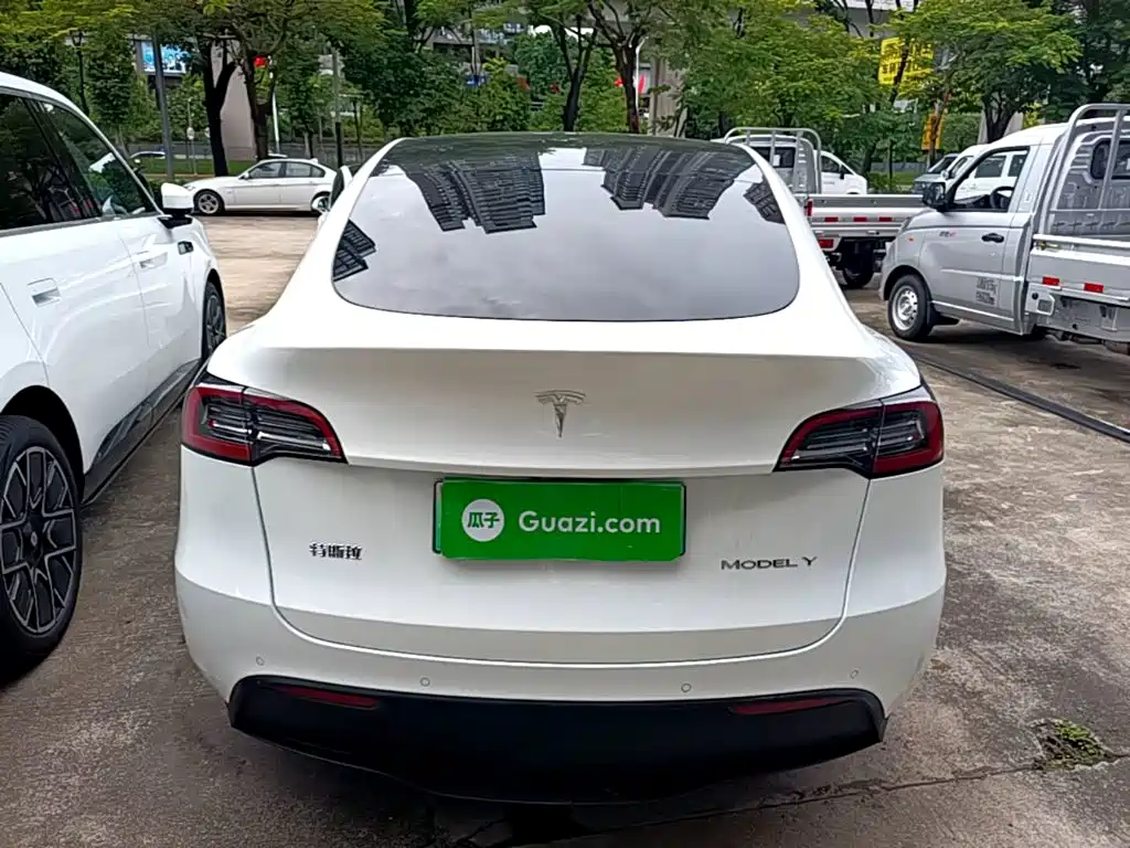 Tesla Model Y — фото 6