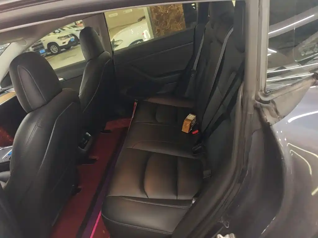 Tesla Model 3 — фото 17