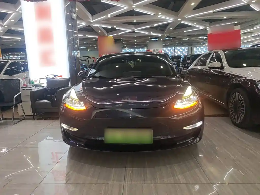 Tesla Model 3 — фото 3