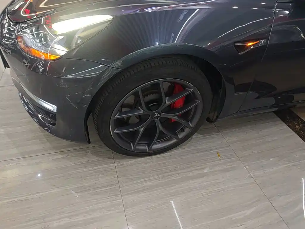 Tesla Model 3 — фото 23