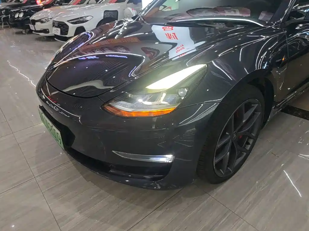 Tesla Model 3 — фото 24