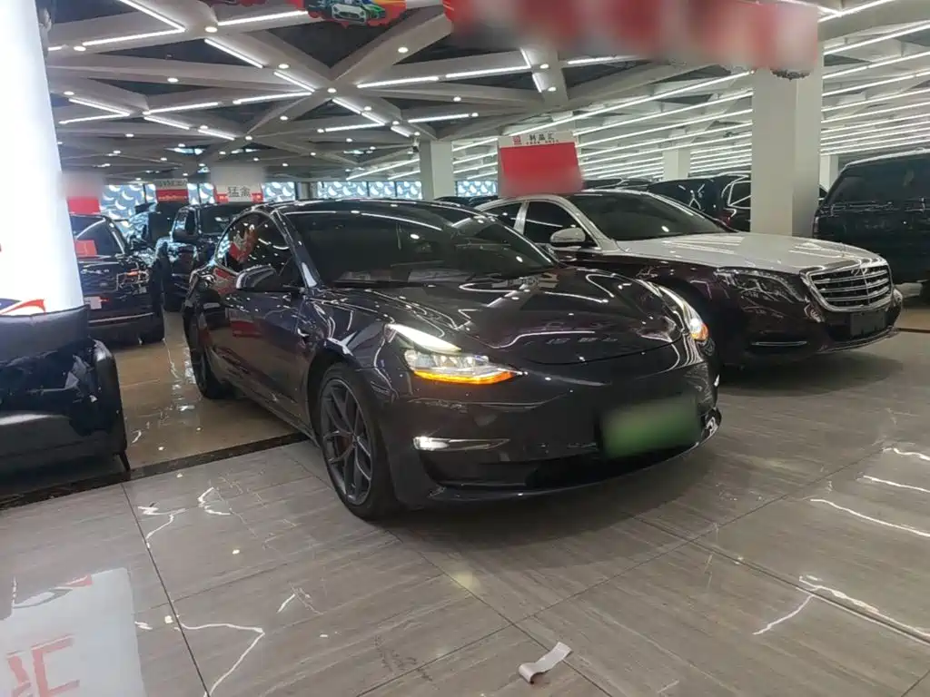 Tesla Model 3 — фото 4