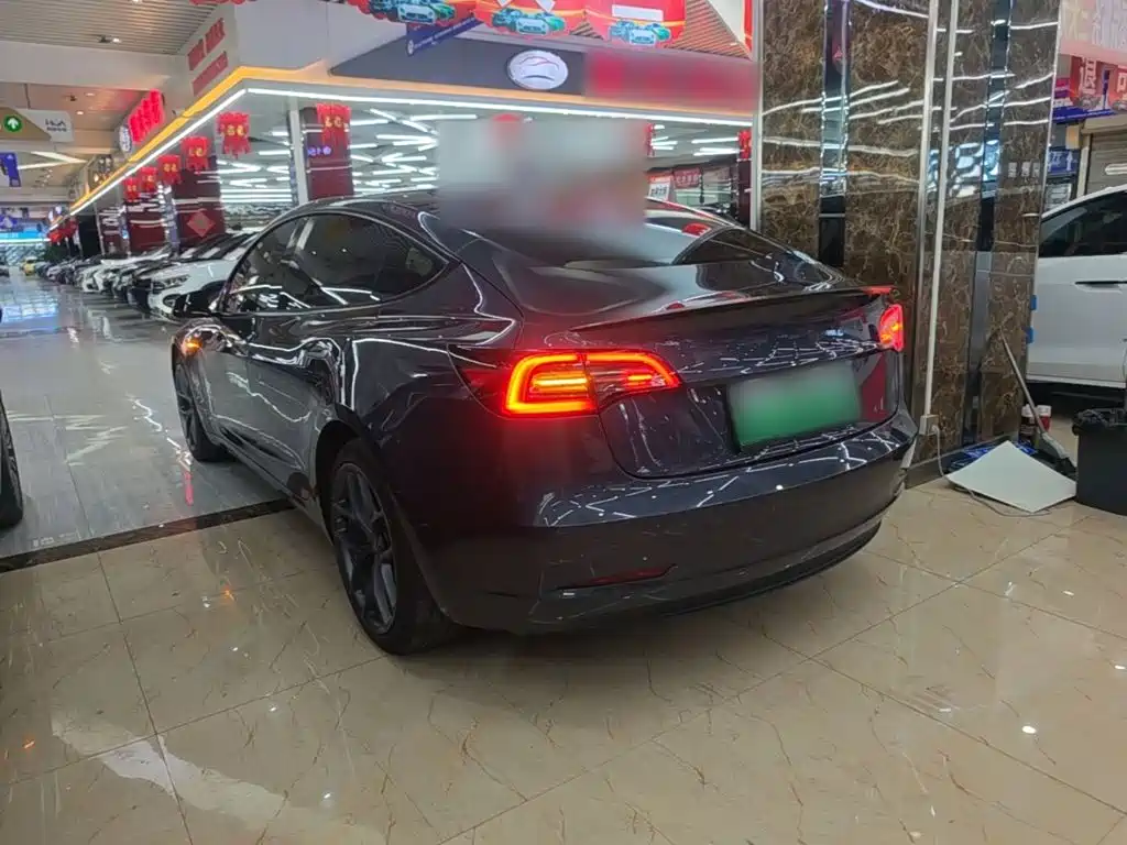 Tesla Model 3 — фото 5