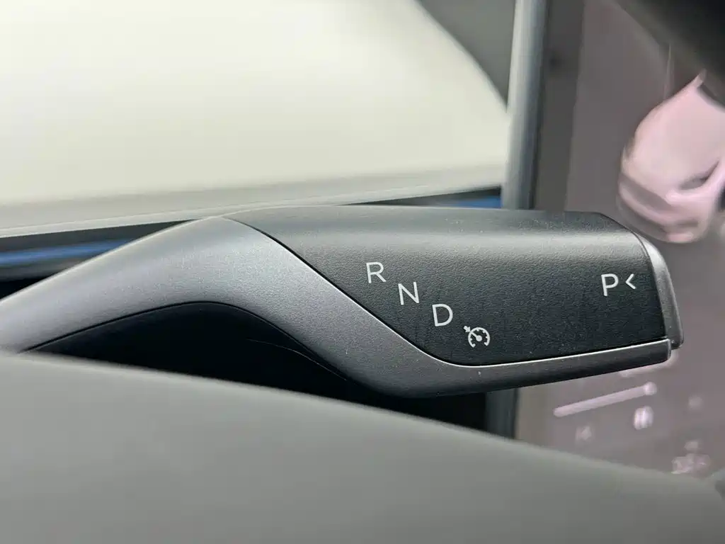 Tesla Model Y — фото 18