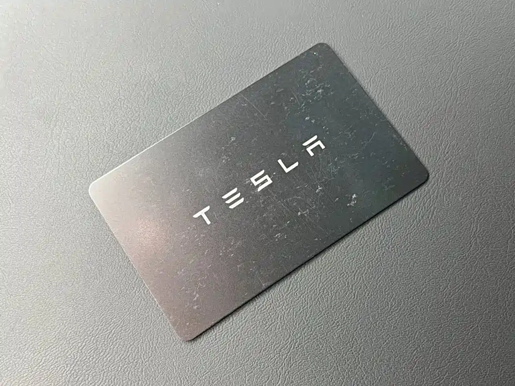 Tesla Model Y — фото 19