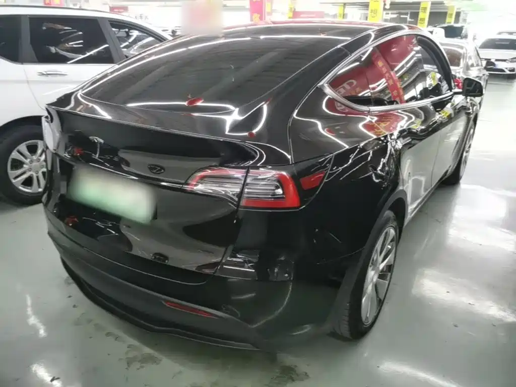 Tesla Model Y — фото 7
