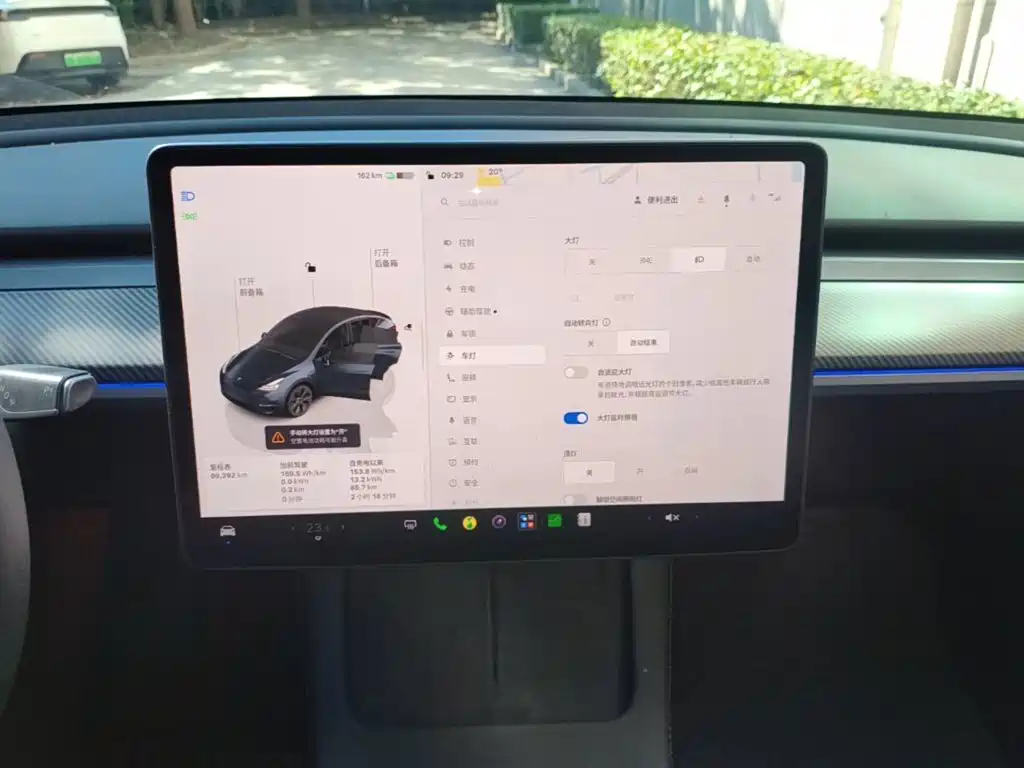 Tesla Model Y — фото 13