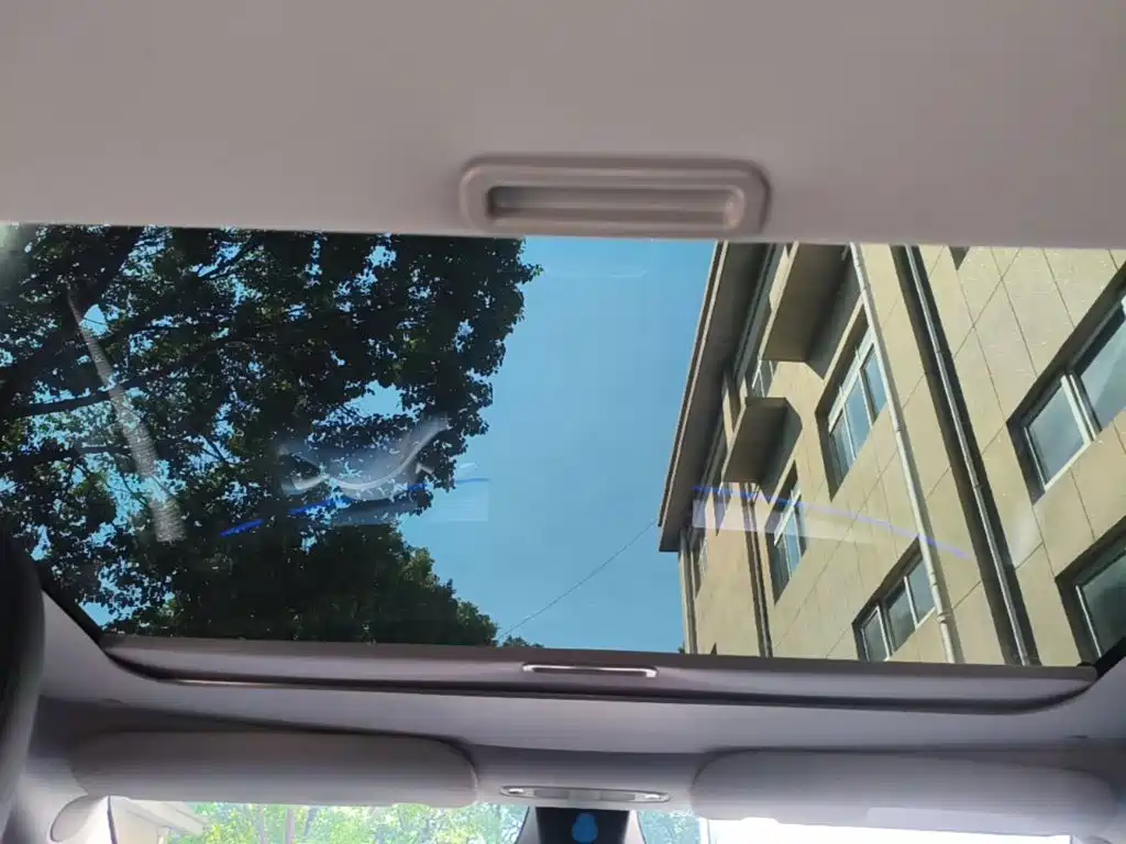 Tesla Model Y — фото 18