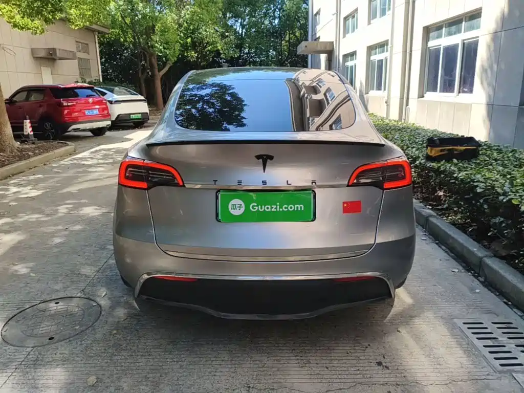 Tesla Model Y — фото 6