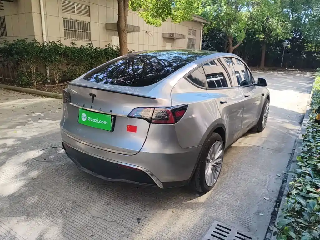 Tesla Model Y — фото 7