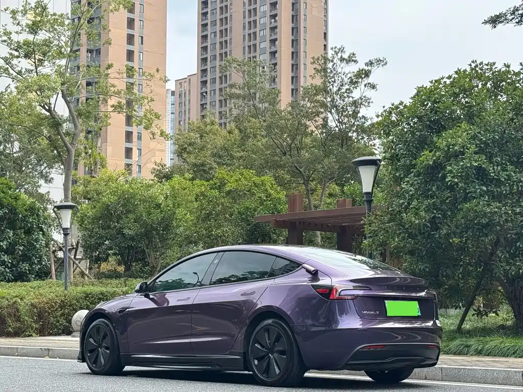 Tesla Model 3 — фото 11