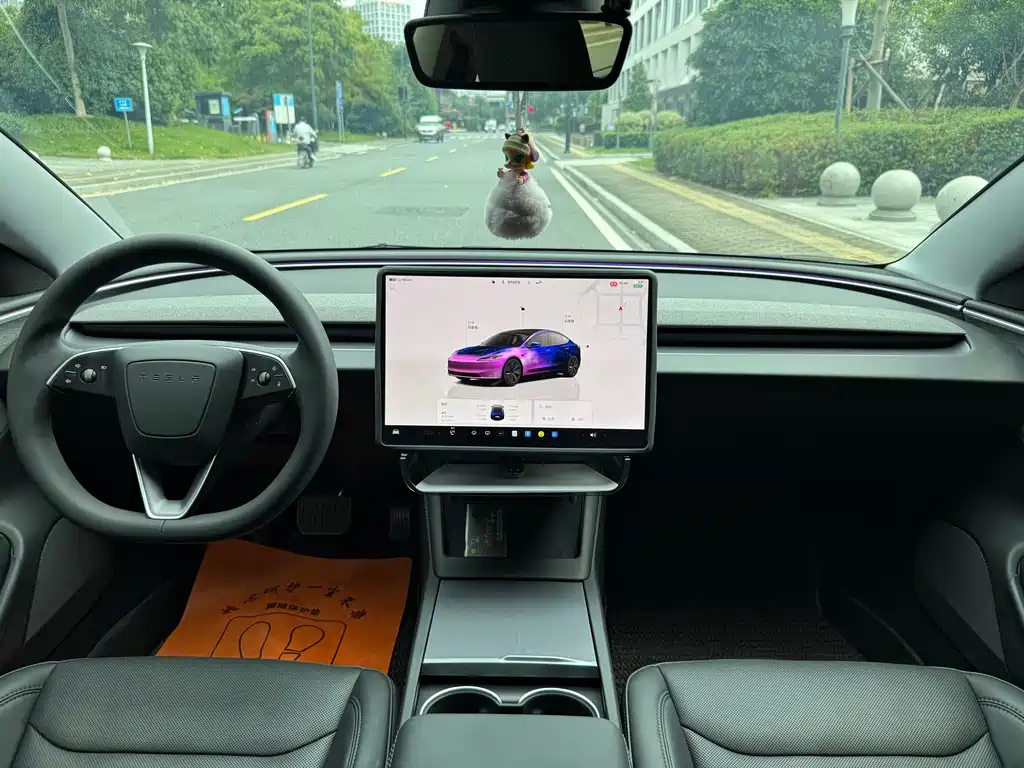 Tesla Model 3 — фото 7