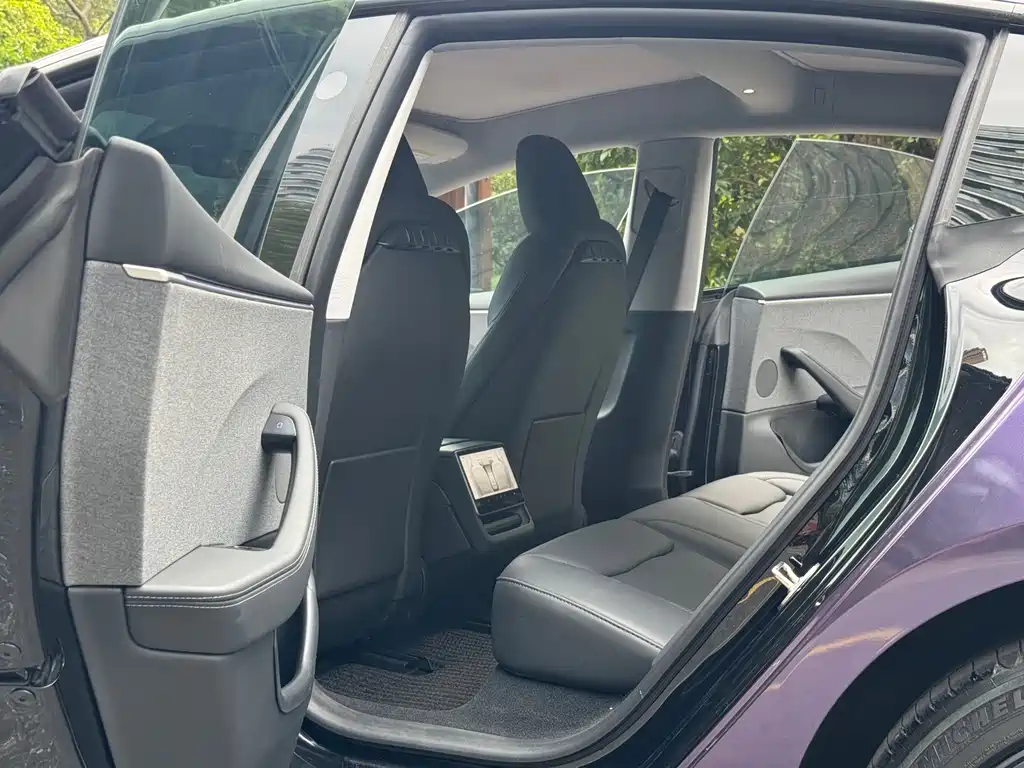 Tesla Model 3 — фото 10