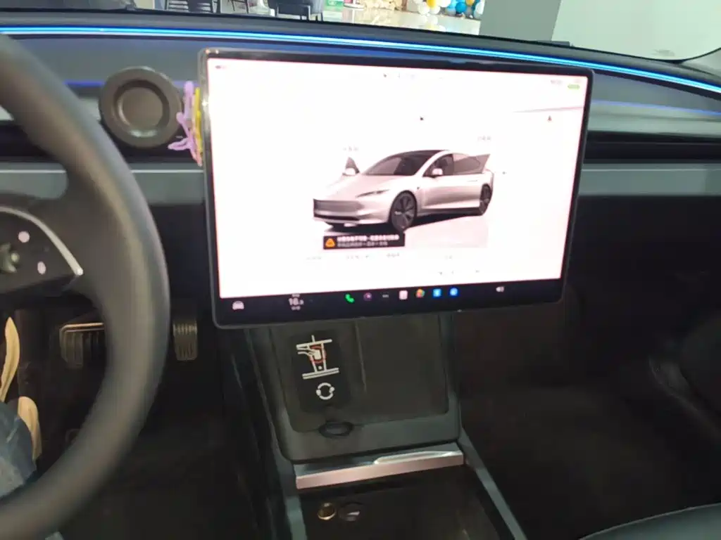 Tesla Model 3 — фото 14