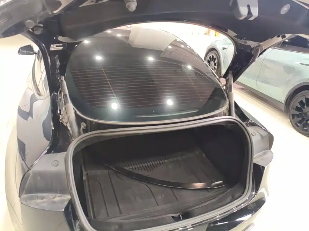 Tesla Model 3 — фото 19